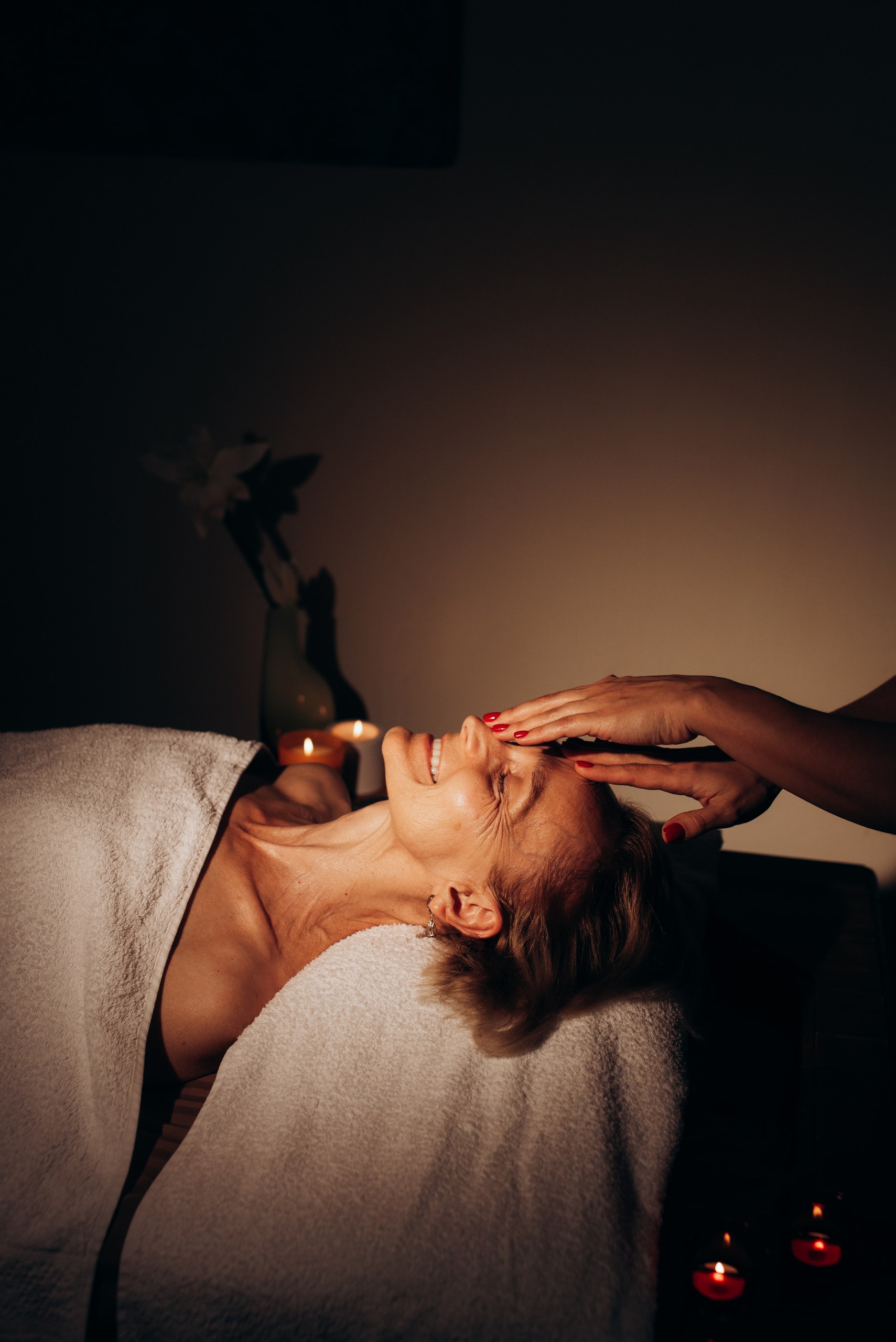 Массаж шейно-воротниковой зоны