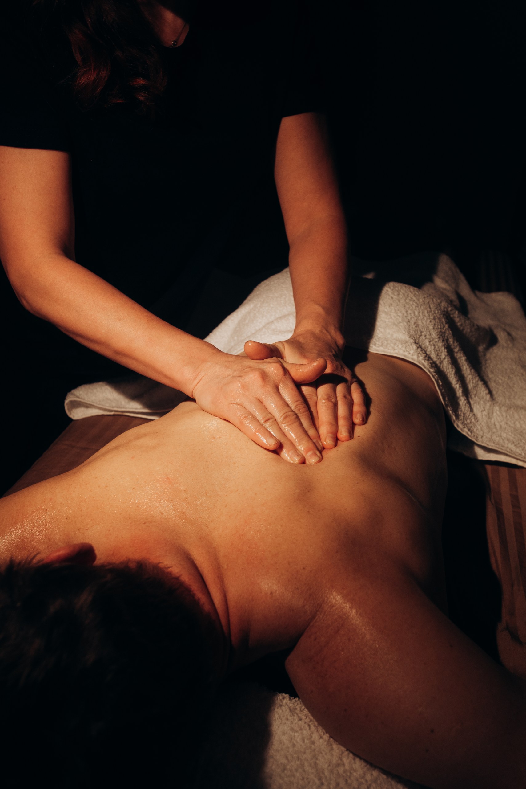 Массаж спины и головы