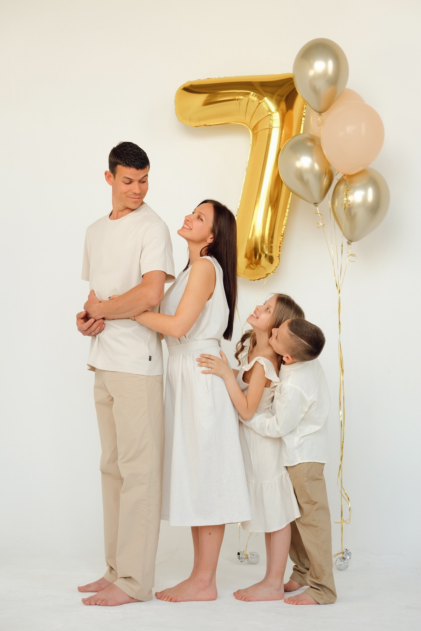 Семейная фотосессия в студии