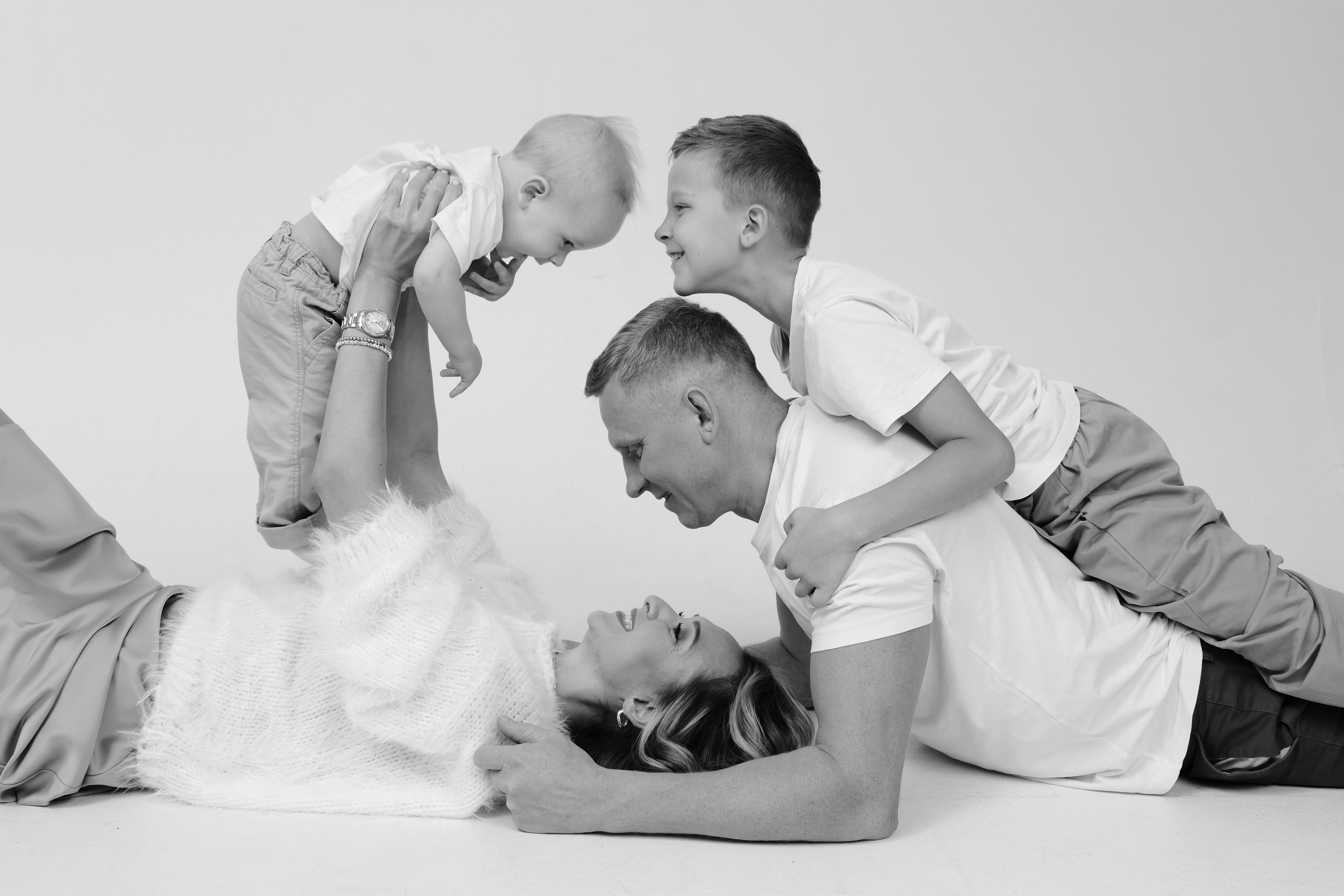 Семейная фотосессия в студии